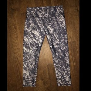 Fabletics cropped leggings